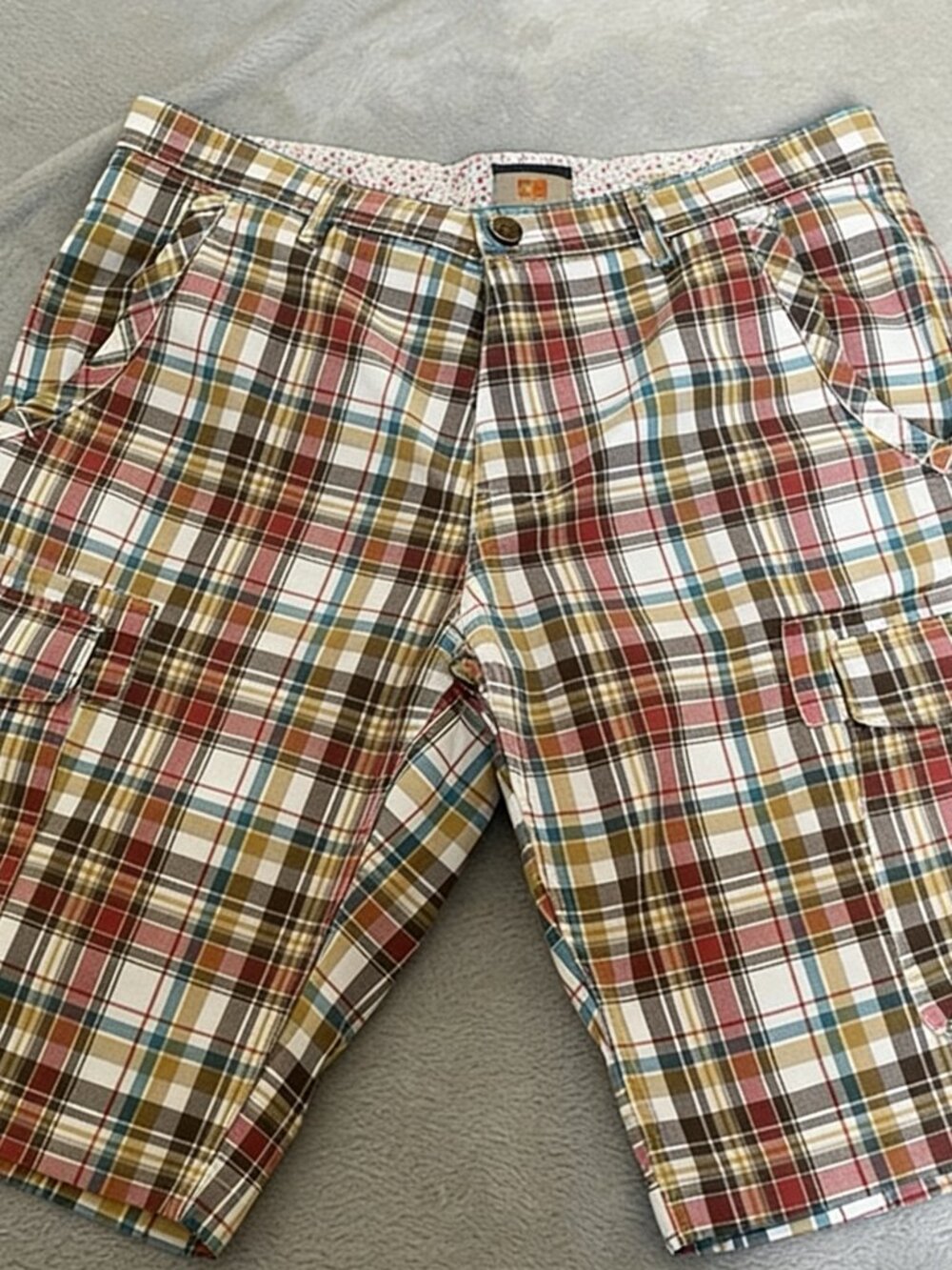 Hugo Boss Men’s Check Cotton Cargo Shorts Multicoloured Size W32